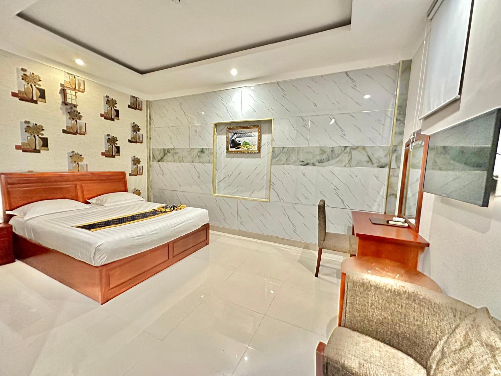 Long Bao Chau Hotel Thu Dau Mot Exterior photo