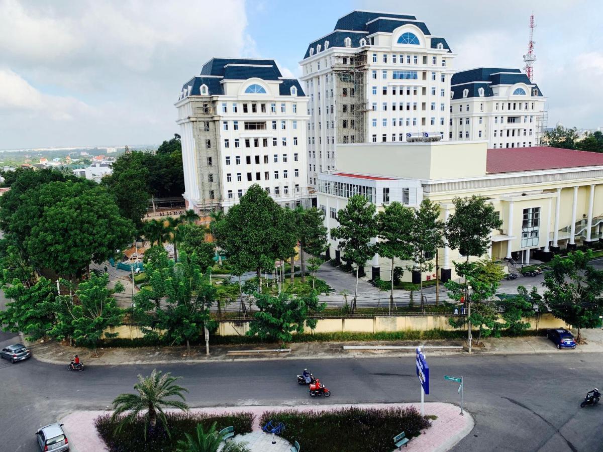 Long Bao Chau Hotel Thu Dau Mot Exterior photo